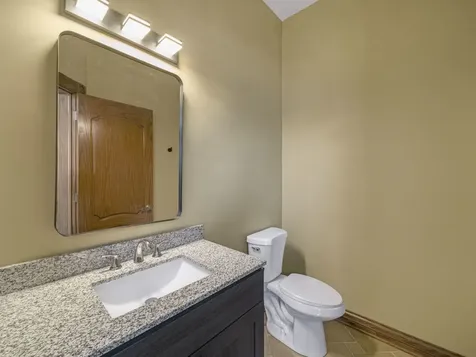 24092 West Old Oak Drive Mundelein IL 60060