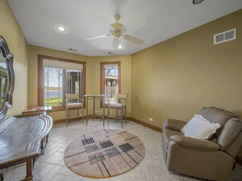 24092 West Old Oak Drive Mundelein IL 60060