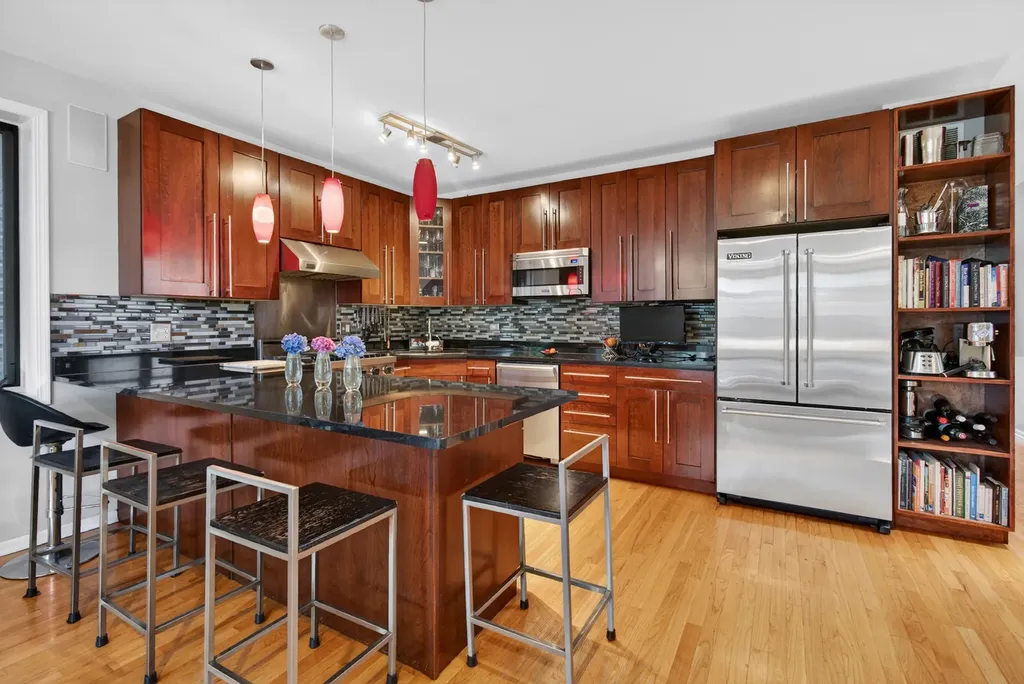 2709 North Campbell Avenue Chicago IL 60647