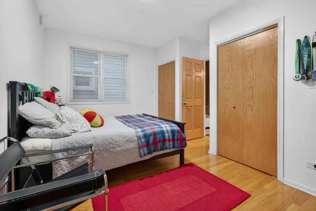2709 North Campbell Avenue Chicago IL 60647