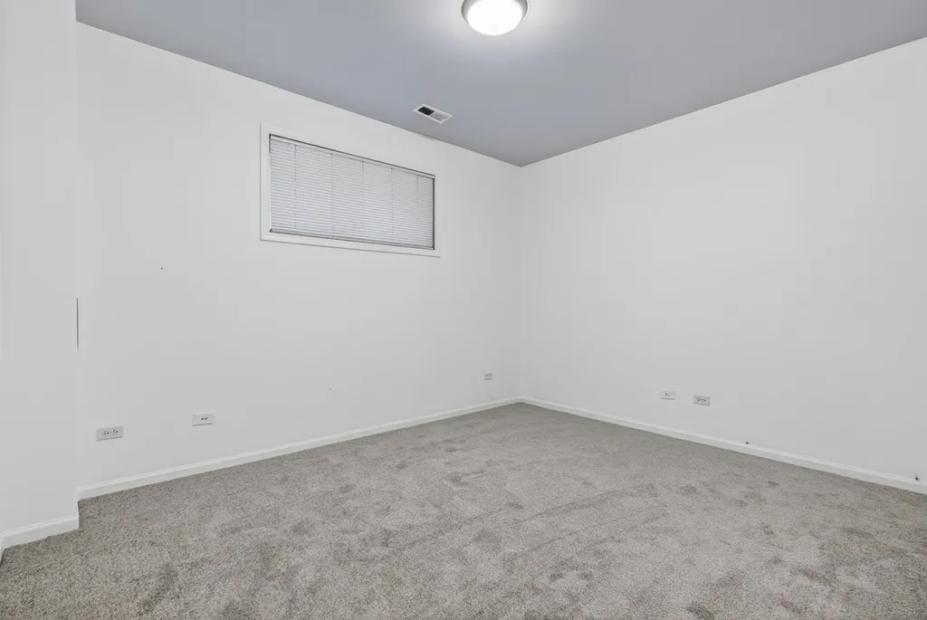 2709 North Campbell Avenue Chicago IL 60647