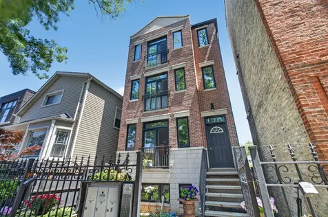 2709 North Campbell Avenue Chicago IL 60647