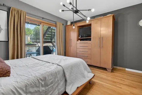 2709 North Campbell Avenue Chicago IL 60647
