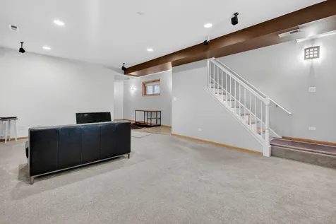 2709 North Campbell Avenue Chicago IL 60647