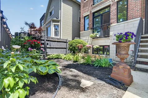 2709 North Campbell Avenue Chicago IL 60647