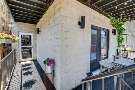 2709 North Campbell Avenue Chicago IL 60647