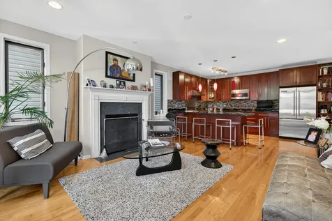 2709 North Campbell Avenue Chicago IL 60647