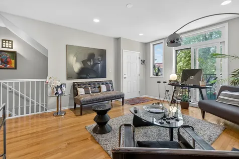 2709 North Campbell Avenue Chicago IL 60647