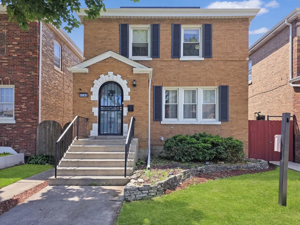 4744 South Hamlin Avenue Chicago IL 60632