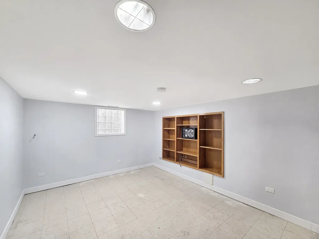 4744 South Hamlin Avenue Chicago IL 60632