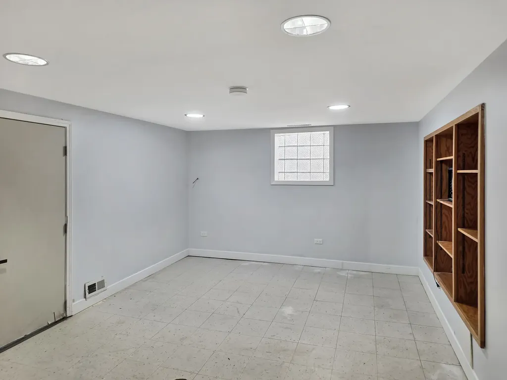 4744 South Hamlin Avenue Chicago IL 60632