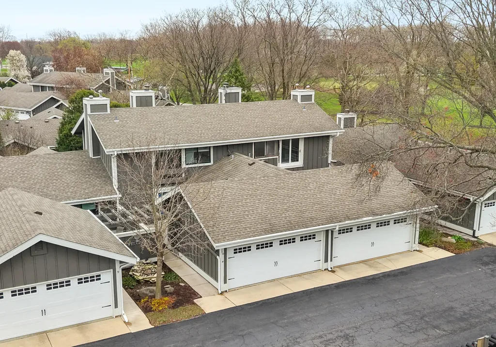 10 West Windsor Court Sugar Grove IL 60554