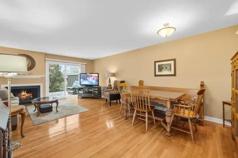 10 West Windsor Court Sugar Grove IL 60554