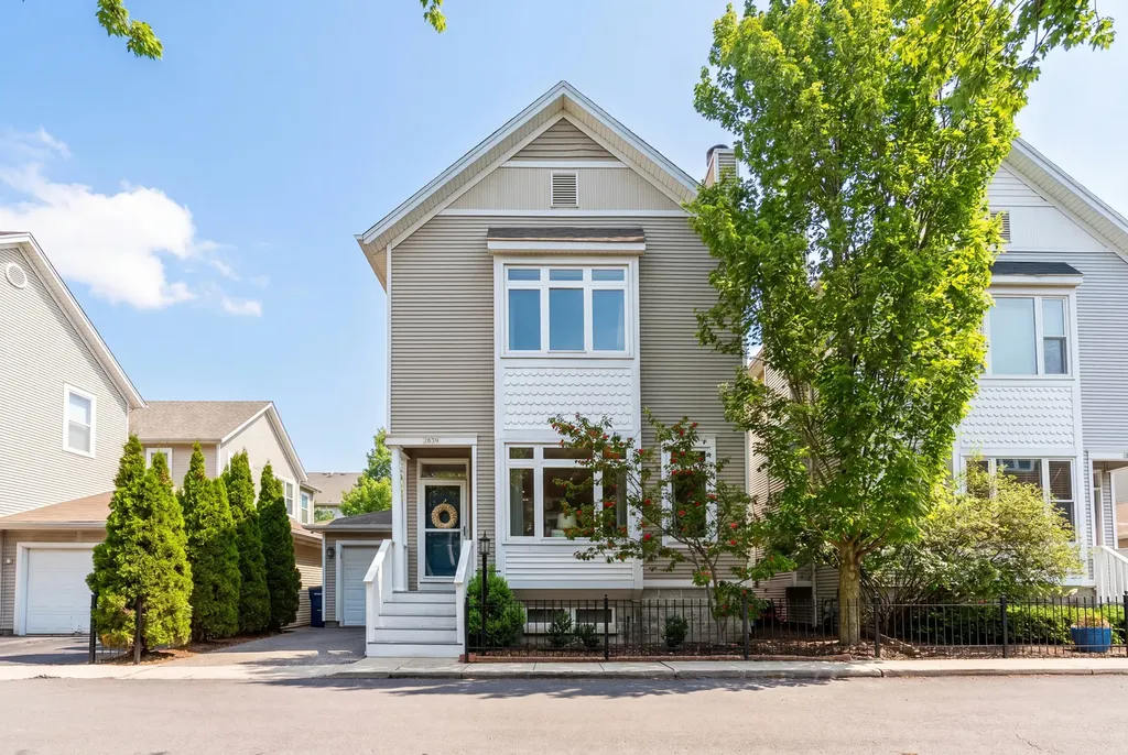 2839 North Wolcott Avenue Chicago IL 60657