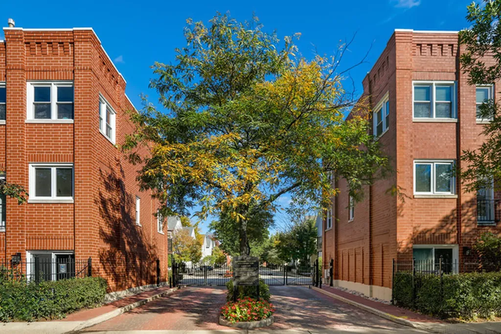 2839 North Wolcott Avenue Chicago IL 60657