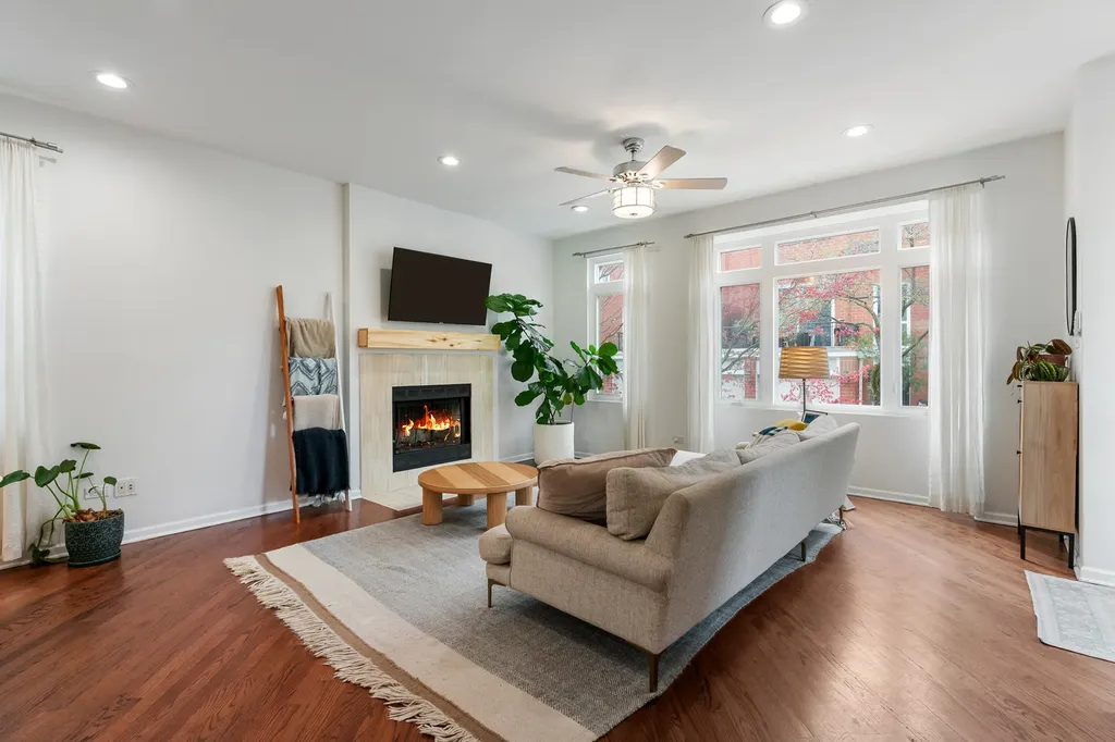 2839 North Wolcott Avenue Chicago IL 60657