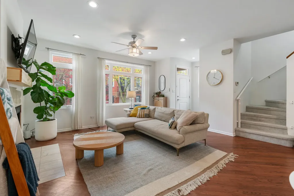 2839 North Wolcott Avenue Chicago IL 60657