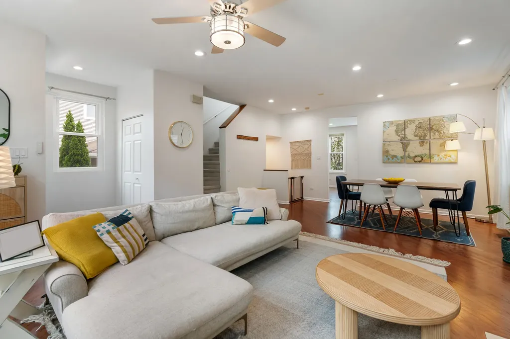 2839 North Wolcott Avenue Chicago IL 60657