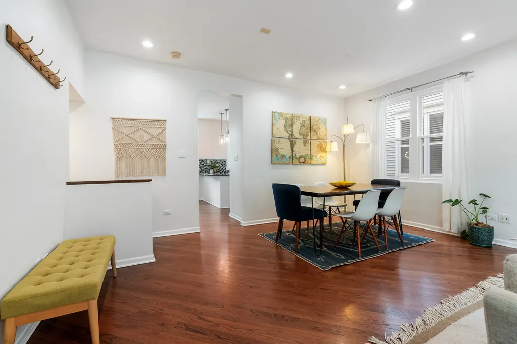 2839 North Wolcott Avenue Chicago IL 60657