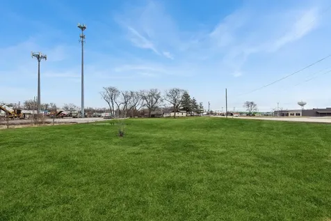 20922 West Il Route 176 Mundelein IL 60060