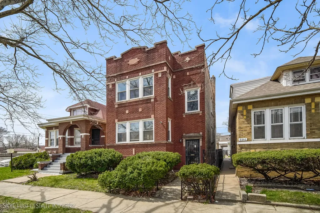 8850 South Aberdeen Street Chicago IL 60620