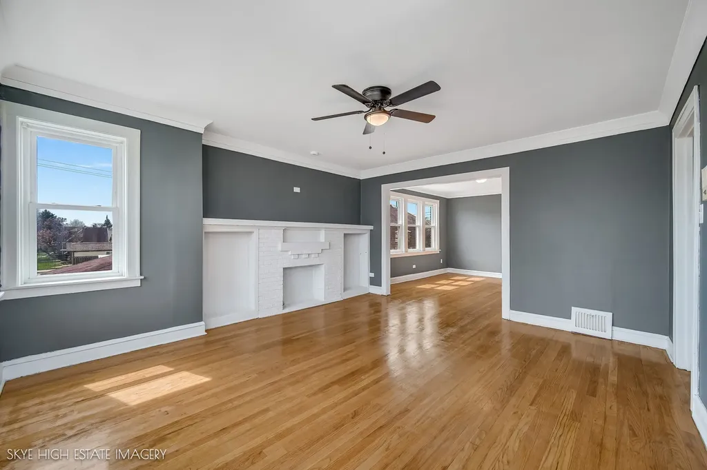 8850 South Aberdeen Street Chicago IL 60620