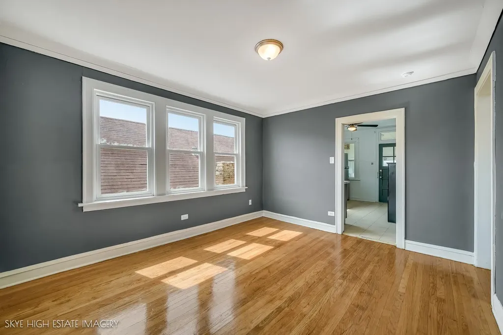 8850 South Aberdeen Street Chicago IL 60620