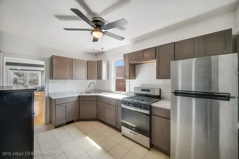 8850 South Aberdeen Street Chicago IL 60620