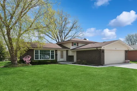2007 North Spruce Terrace Arlington Heights IL 60004