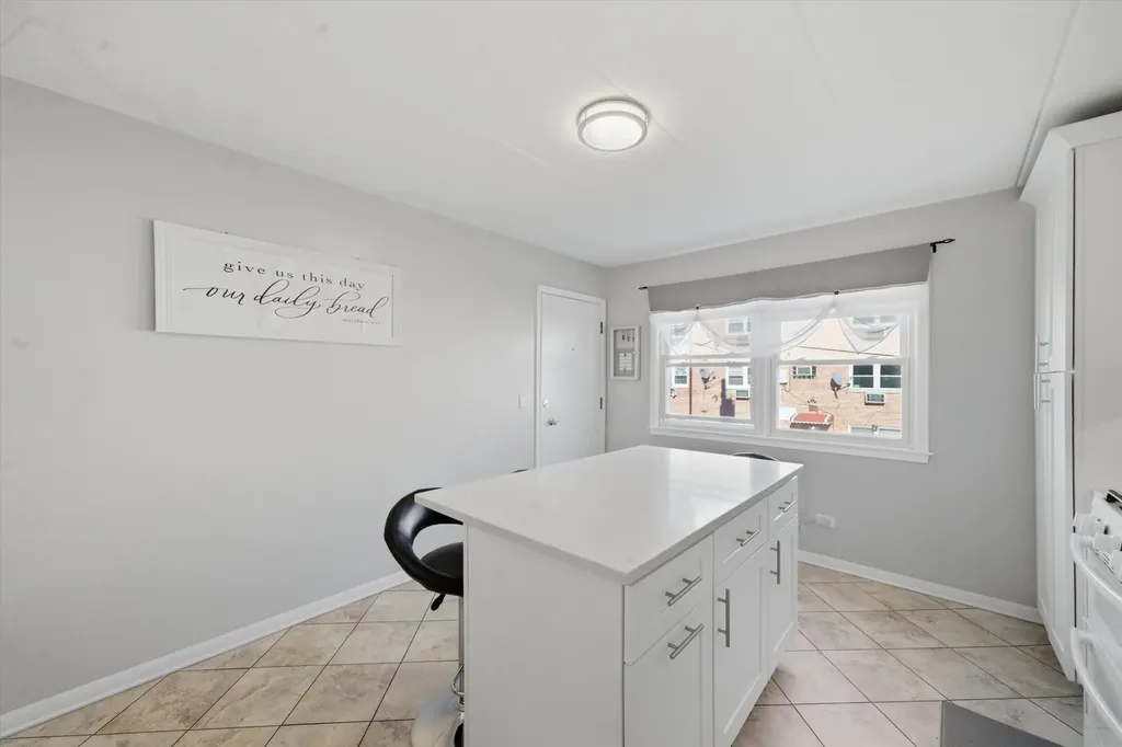 5211 North Potawatomie Avenue Chicago IL 60656