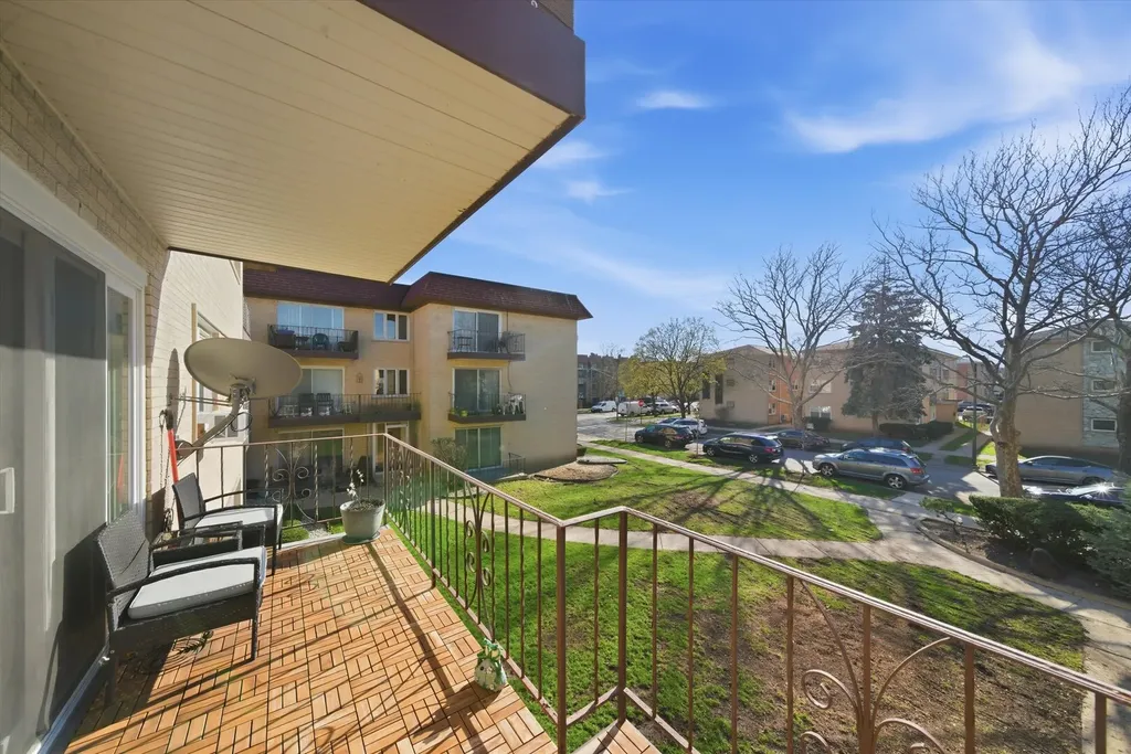 5211 North Potawatomie Avenue Chicago IL 60656
