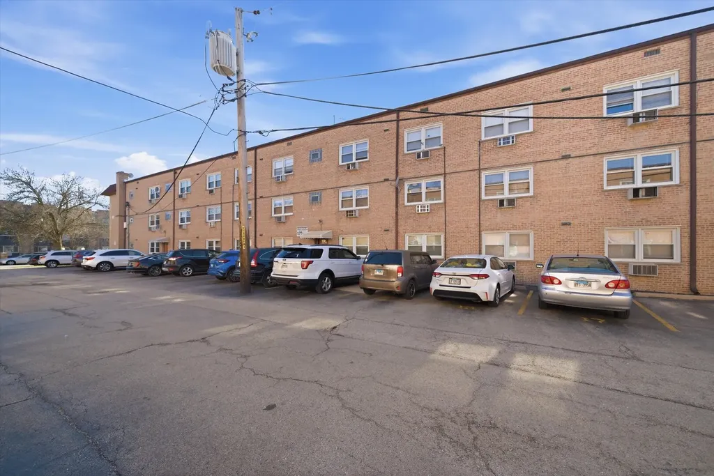 5211 North Potawatomie Avenue Chicago IL 60656