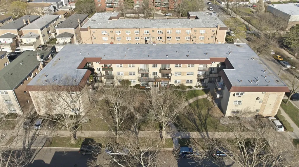 5211 North Potawatomie Avenue Chicago IL 60656