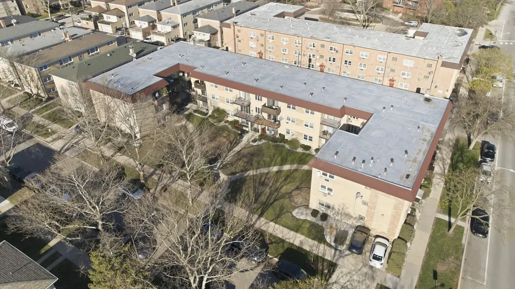 5211 North Potawatomie Avenue Chicago IL 60656