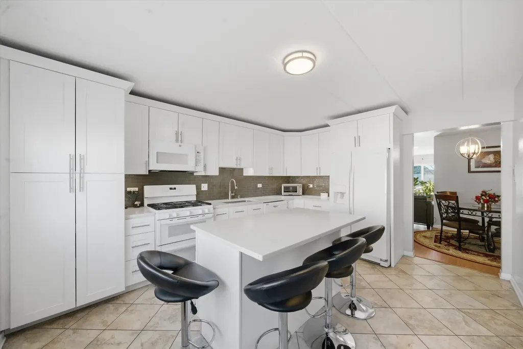 5211 North Potawatomie Avenue Chicago IL 60656