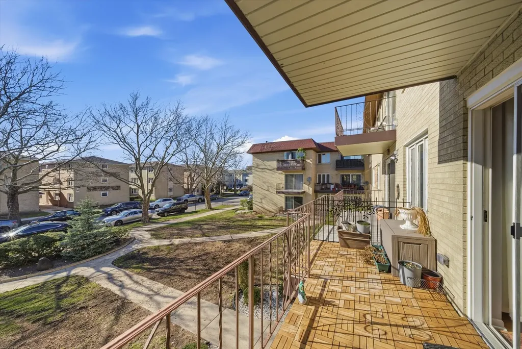5211 North Potawatomie Avenue Chicago IL 60656