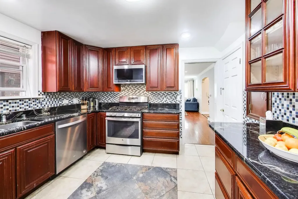 5136 West Lee Street Skokie IL 60077