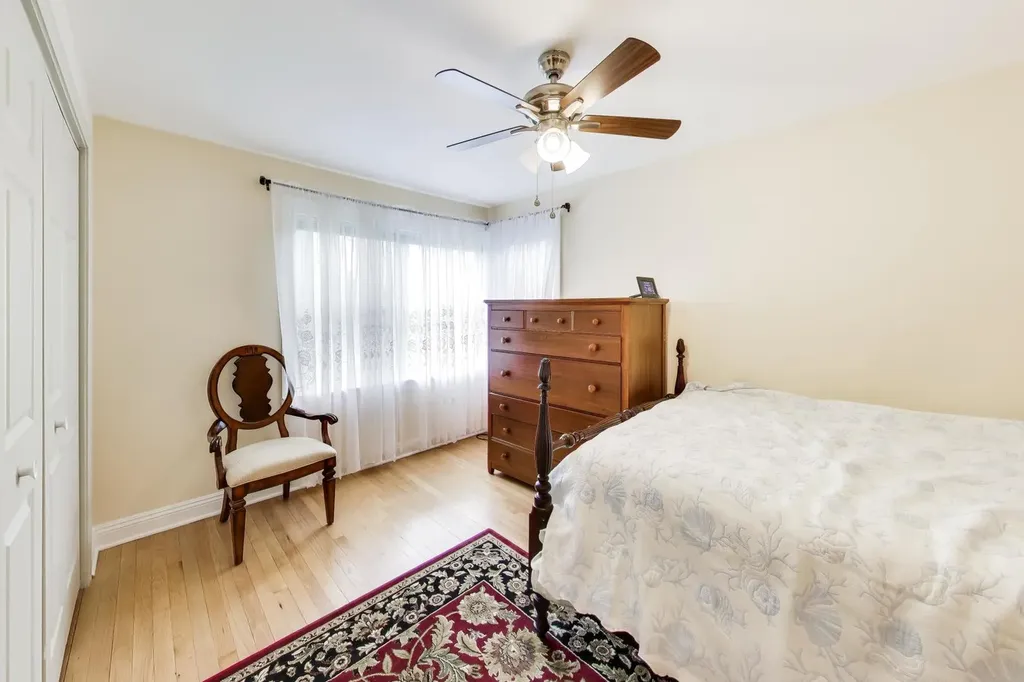 5136 West Lee Street Skokie IL 60077