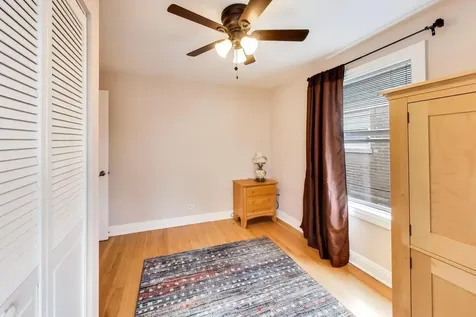 5136 West Lee Street Skokie IL 60077