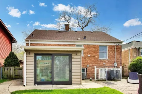 5136 West Lee Street Skokie IL 60077