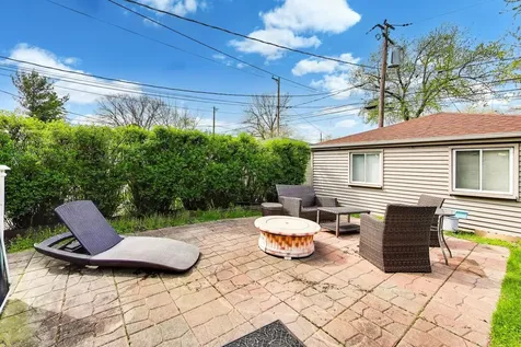 5136 West Lee Street Skokie IL 60077
