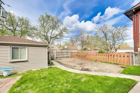5136 West Lee Street Skokie IL 60077