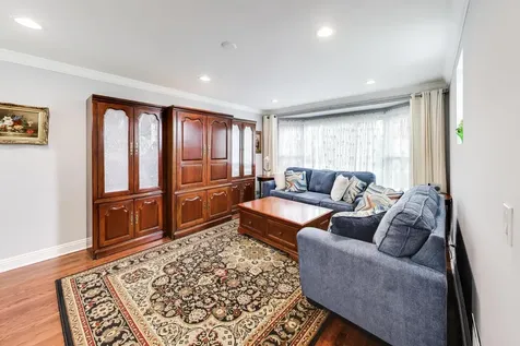 5136 West Lee Street Skokie IL 60077