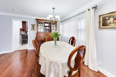 5136 West Lee Street Skokie IL 60077