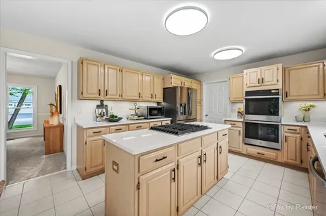 1661 Kensington Drive Algonquin IL 60102