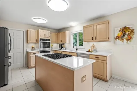 1661 Kensington Drive Algonquin IL 60102