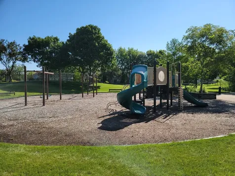 1661 Kensington Drive Algonquin IL 60102