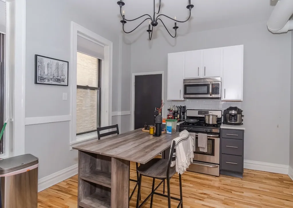 1304 West Ohio Street Chicago IL 60642
