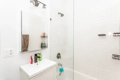 1304 West Ohio Street Chicago IL 60642