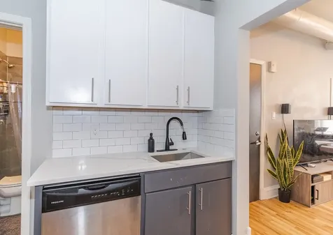 1304 West Ohio Street Chicago IL 60642